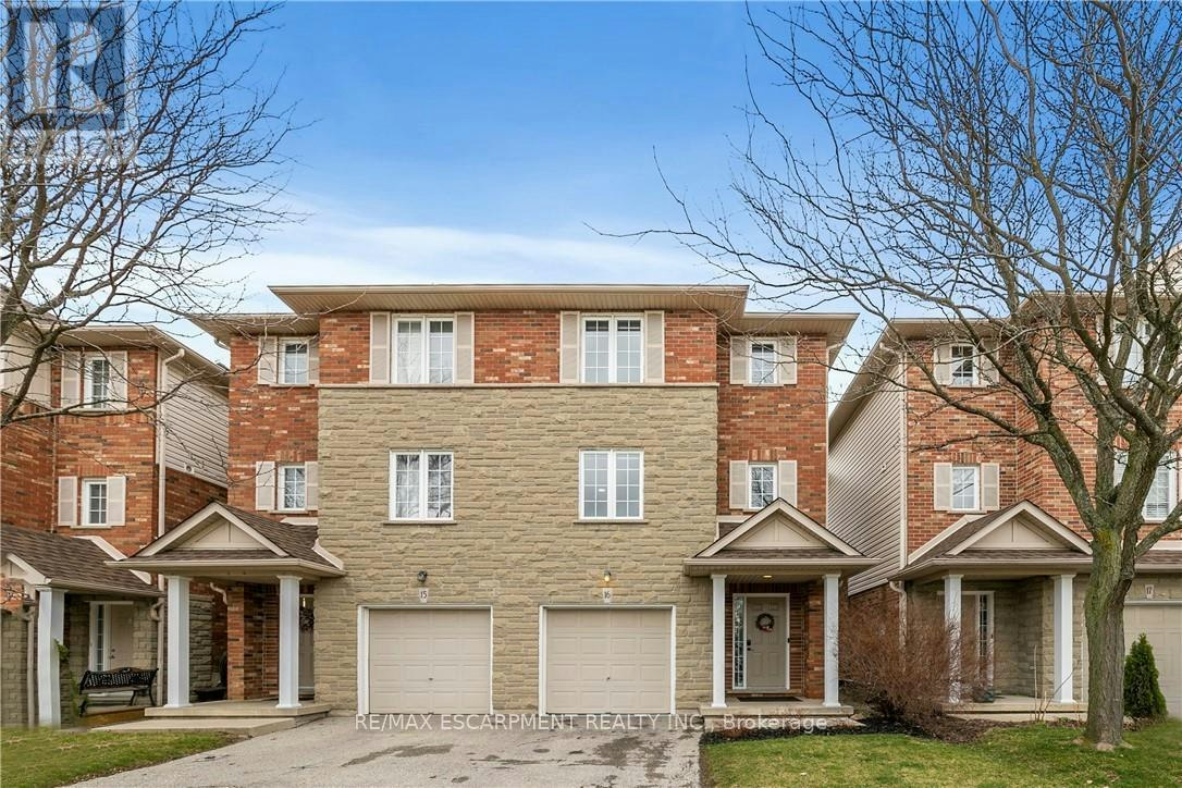 16-876 Golf Links Road, Hamilton, ON, L9K 1M7