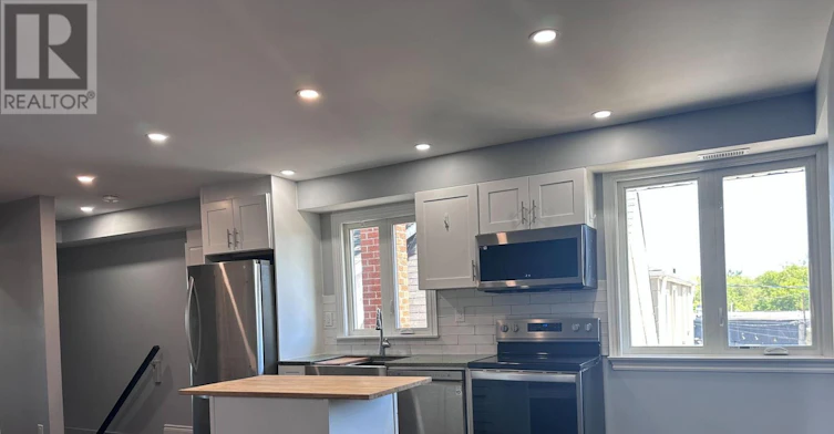UPPER-6 Lapp Street, Toronto, ON, M6N 3W6 - 10