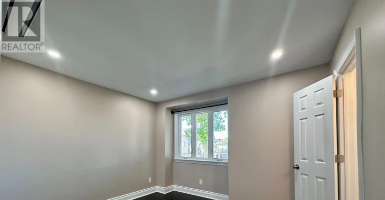 UPPER-6 Lapp Street, Toronto, ON, M6N 3W6 - 14