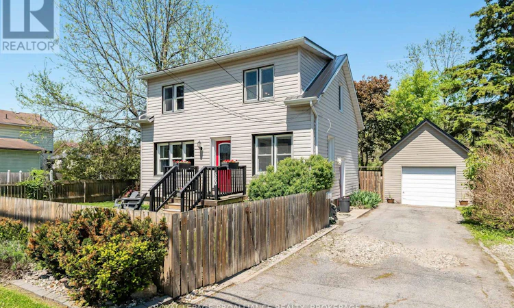 560 King Street W