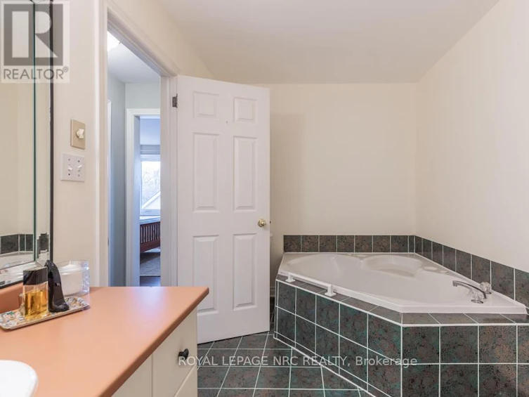 13-1 Lakeside Drive, St. Catharines, ON, L2M 1P3 - 28