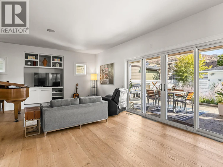 311 Providence Avenue, Kelowna, BC, V1W 5C1 - 14