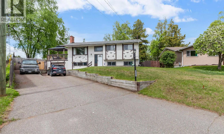 3127 Wallace Crescent