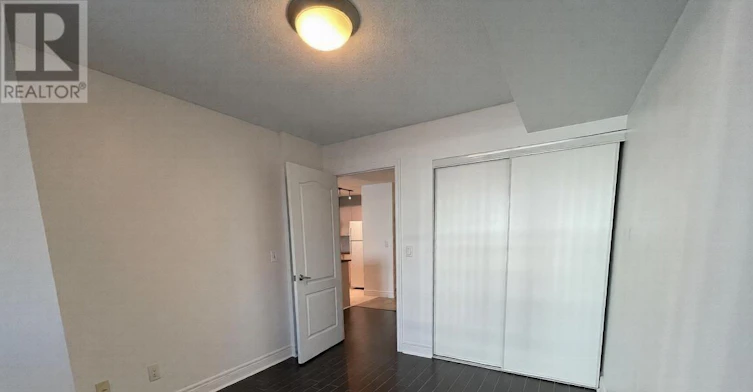 215-48 Suncrest Boulevard, Markham, ON, L3T 7Y5 - 6