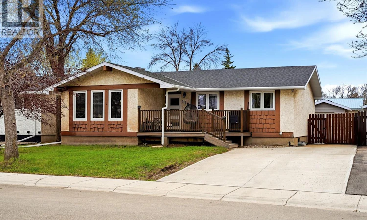 118 Mackenzie Crescent
