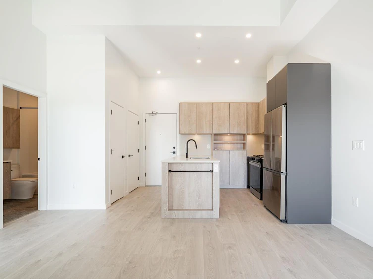 304-19577 65b Avenue, Surrey, BC, V4N 6B5 - 3