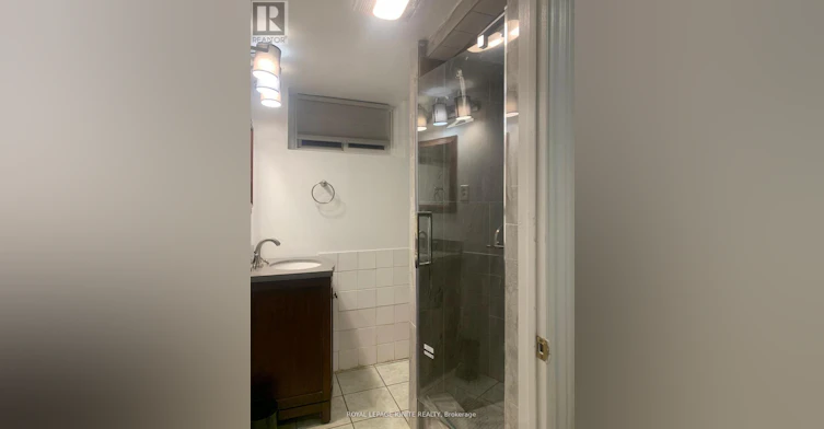 LOWER-200 Phyllis Avenue, Toronto, ON, M1M 1Z1 - 9