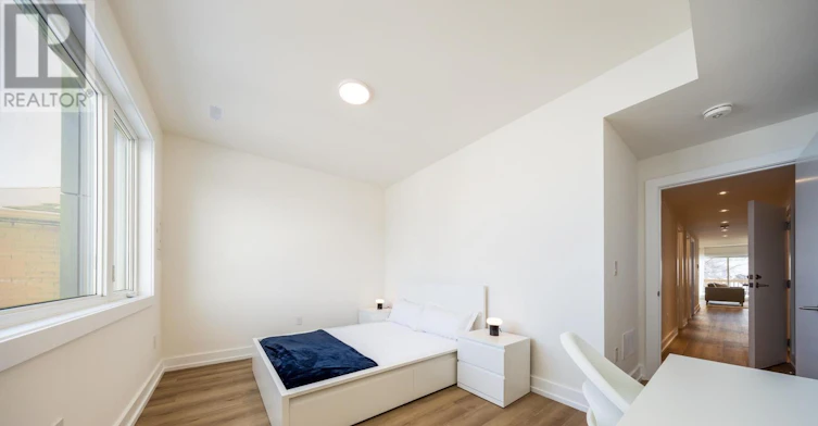 B-29 Hatherley Road, Toronto, ON, M6E 1V8 - 3