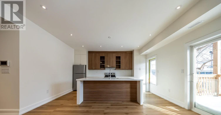 B-29 Hatherley Road, Toronto, ON, M6E 1V8 - 12