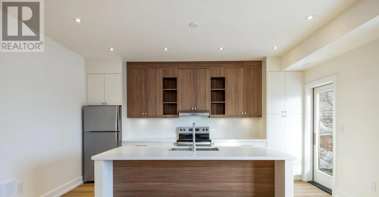 D-29 Hatherley Road, Toronto, ON, M6E 1V8 - 5