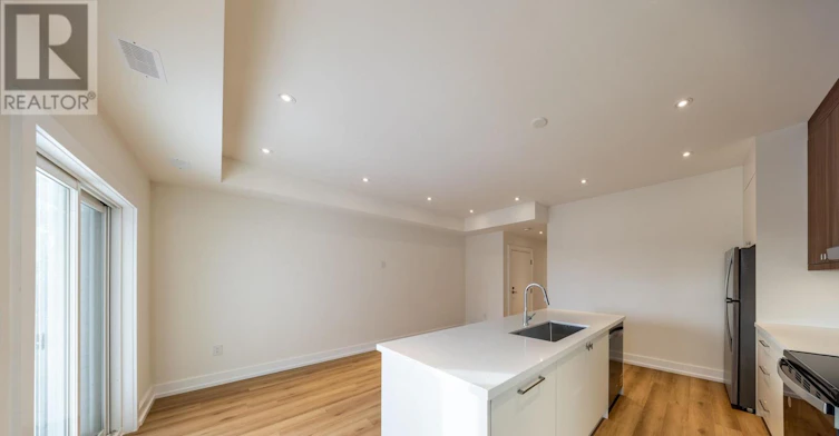 D-29 Hatherley Road, Toronto, ON, M6E 1V8 - 16