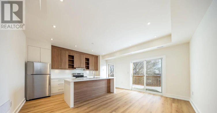 D-29 Hatherley Road, Toronto, ON, M6E 1V8 - 2