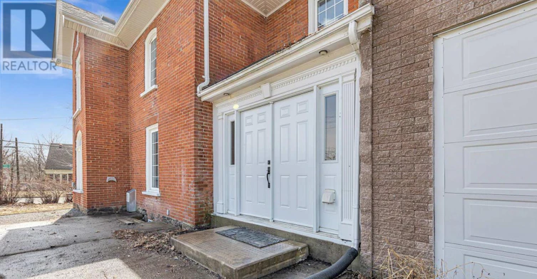 MAIN-52 Victoria Avenue N, Peterborough, ON, K9H 4W1 - 5
