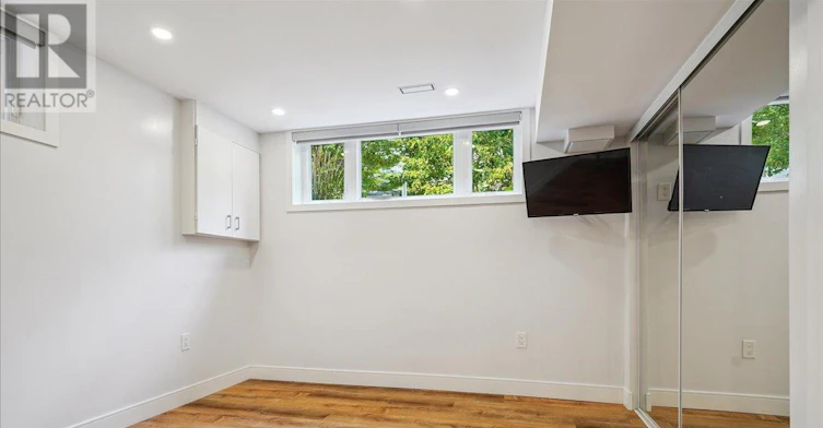 LOWER-155 Hope Street, Toronto, ON, M6E 1K4 - 5