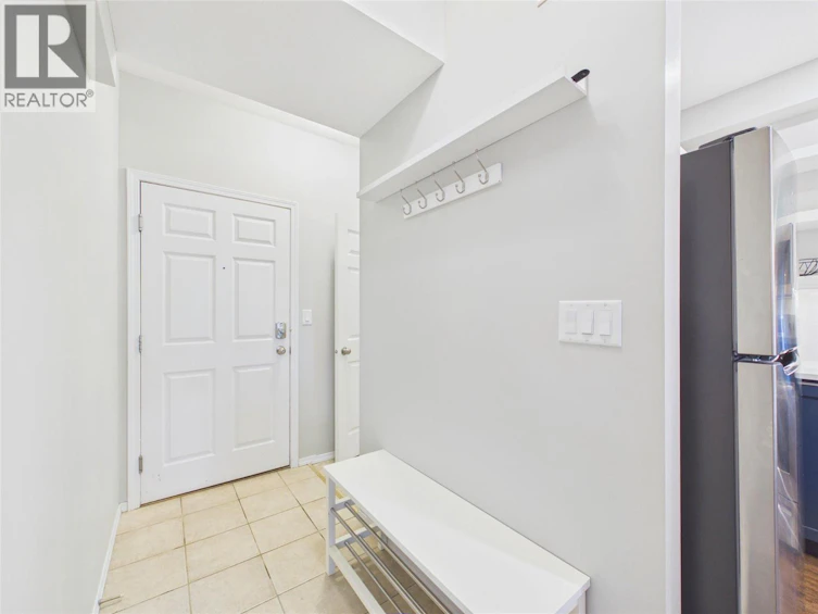 302-1088 Sunset Drive, Kelowna, BC, V1Y 9W1 - 2