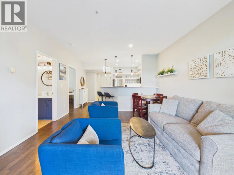 302-1088 Sunset Drive, Kelowna, BC, V1Y 9W1
