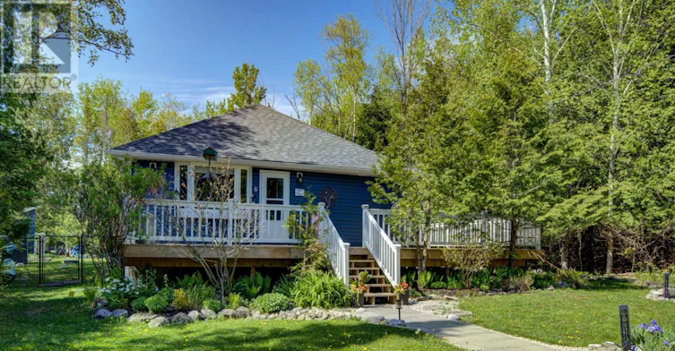 2 Maplewood Drive, Tiny, ON, L0L 1P1