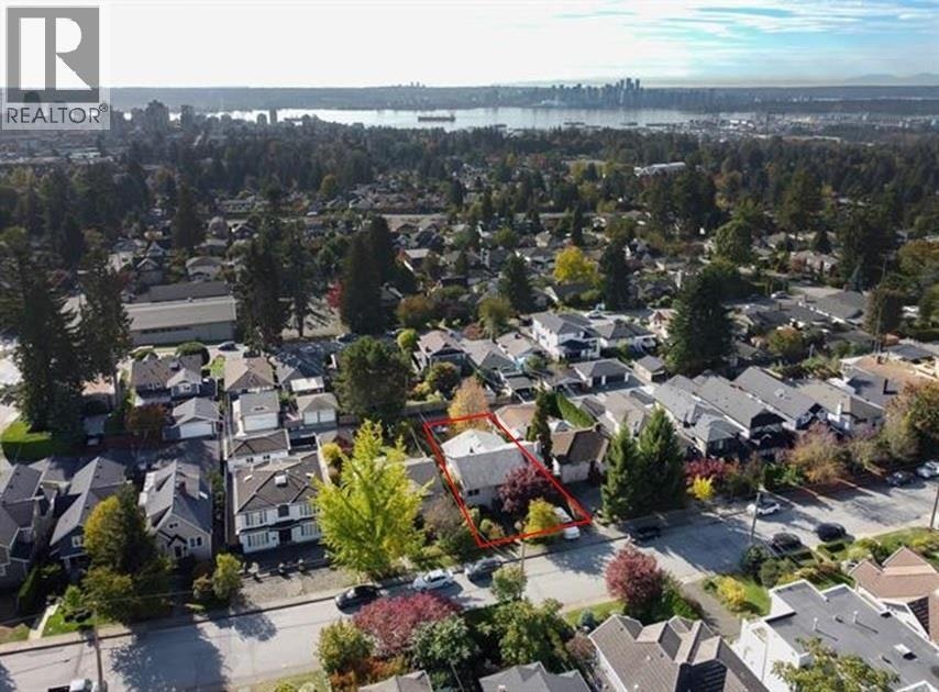 221 W 28th Street, North Vancouver, BC, V7N 2H9