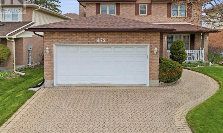 472 Dundas Street W