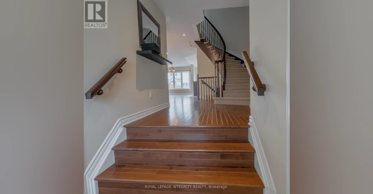 71 Fallengale Crescent, Ottawa, ON, K2T 0K9 - 3