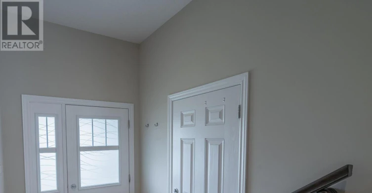 71 Fallengale Crescent, Ottawa, ON, K2T 0K9 - 2