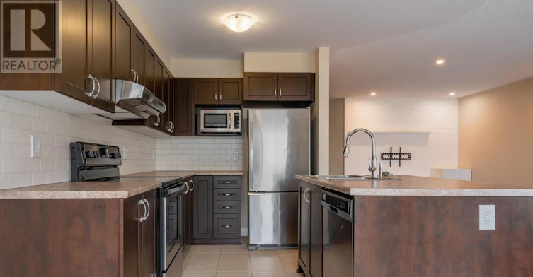 71 Fallengale Crescent, Ottawa, ON, K2T 0K9 - 5