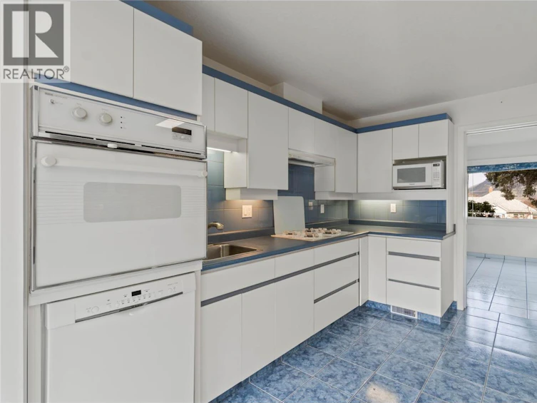 1045 Dominion Street, Kamloops, BC, V2C 2Y4 - 8