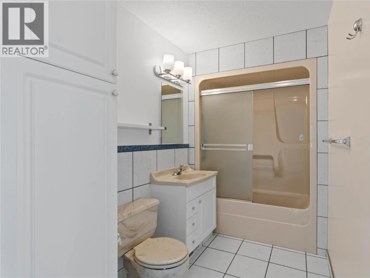 1045 Dominion Street, Kamloops, BC, V2C 2Y4 - 21