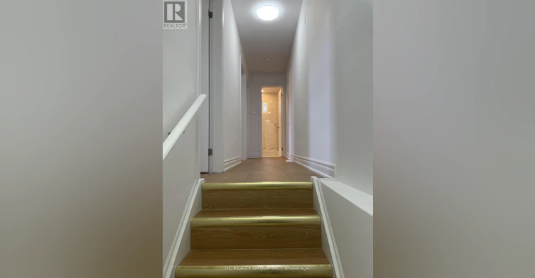UPPER-48 Torrens Avenue, Toronto, ON, M4K 2H8 - 4