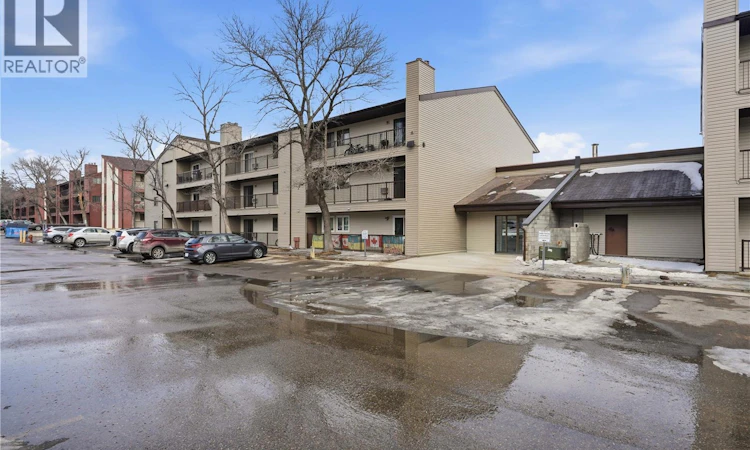 208B-4040 8th Street E