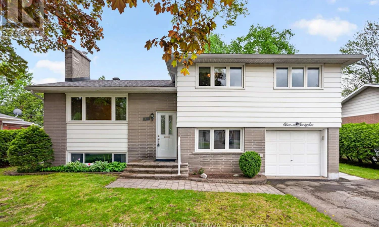 1166 Castle Hill Crescent