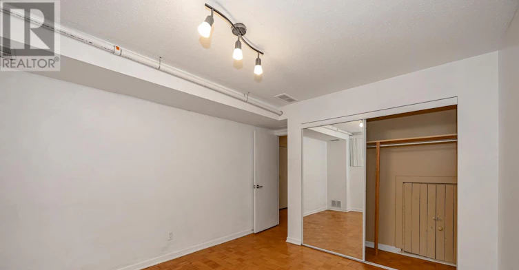 21 Southview Crescent, Ottawa, ON, K2E 5R4 - 25