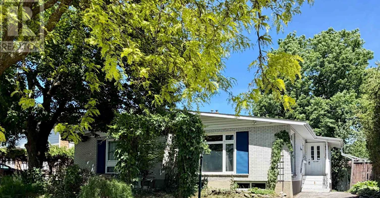 21 Southview Crescent, Ottawa, ON, K2E 5R4