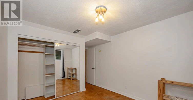 21 Southview Crescent, Ottawa, ON, K2E 5R4 - 27