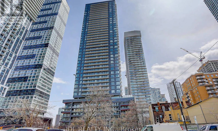 704-159 Dundas Street E