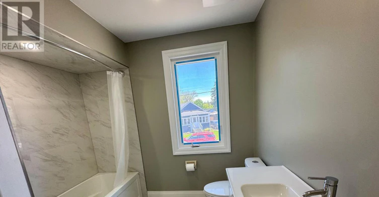 UPPER-21 Ball Avenue E, St. Catharines, ON, L2T 1B4 - 4