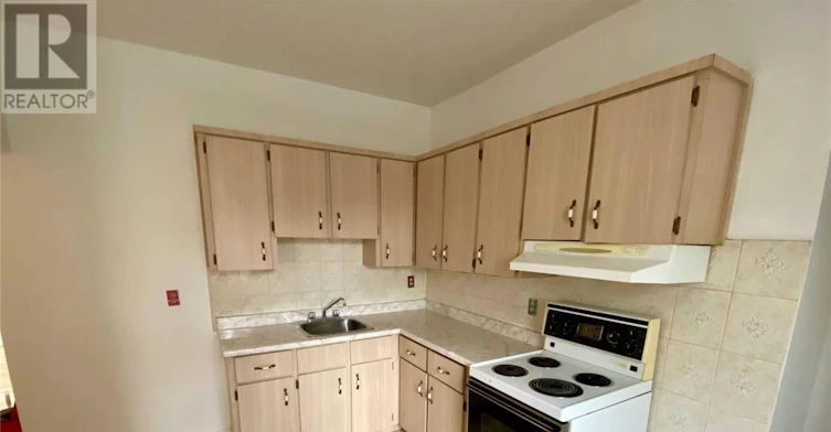 1-1582 Queen Street W, Toronto, ON, M6R 1A6