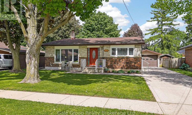 308 Willowgrove Crescent