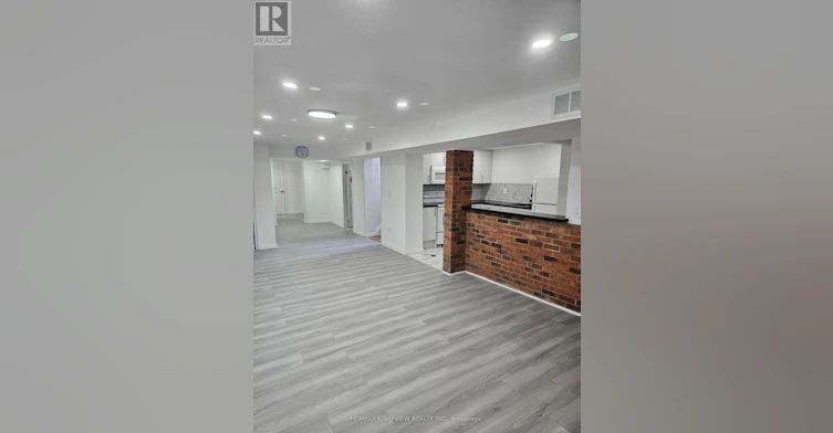 LOWER-90 Longford Drive, Newmarket, ON, L3Y 2Y4 - 2