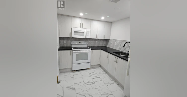 LOWER-90 Longford Drive, Newmarket, ON, L3Y 2Y4 - 3