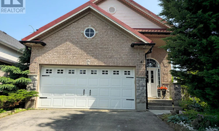 4 Kingsley Road S