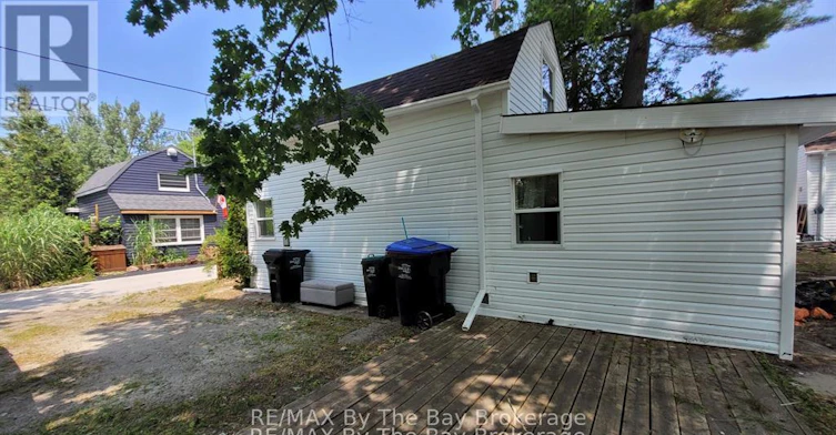 23 Glen Street, Wasaga Beach, ON, L9Z 2K5 - 2