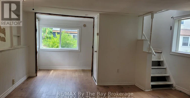 23 Glen Street, Wasaga Beach, ON, L9Z 2K5 - 12