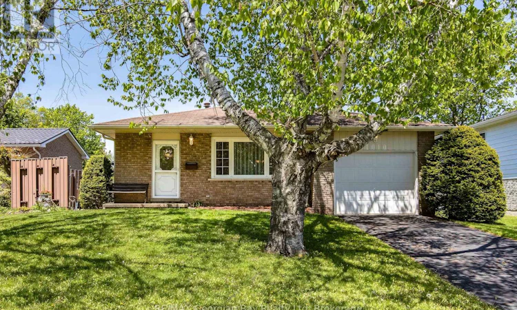 1010 Glen Eagles Crescent