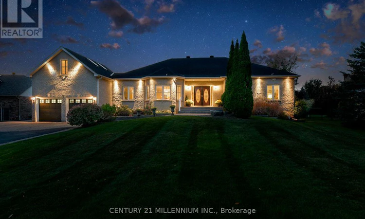 8 Castlewood Court