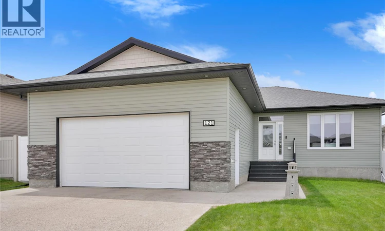 121 Everton Crescent