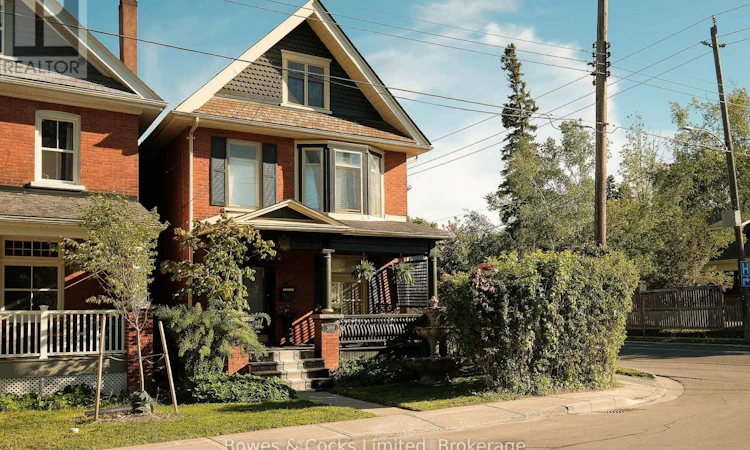 599 Gilmour Street