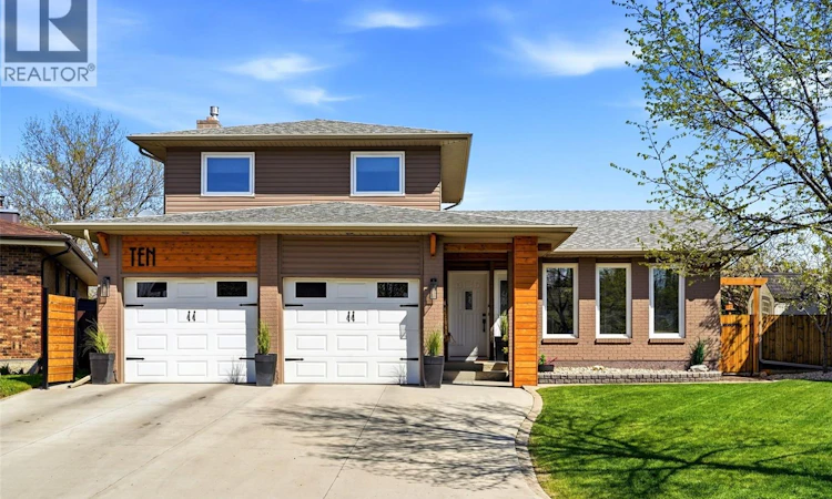 10 Louise Crescent