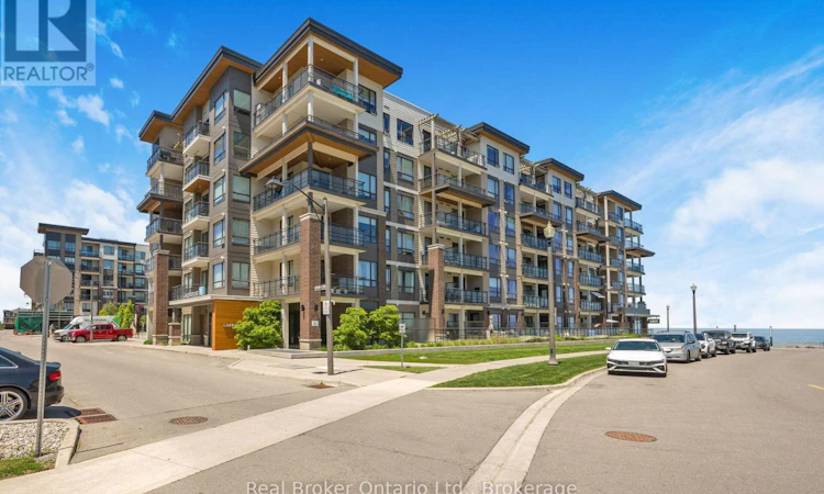 310-10 Esplanade Lane