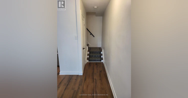 2-965 Eglinton Avenue W, Toronto, ON, M6C 2C4 - 4